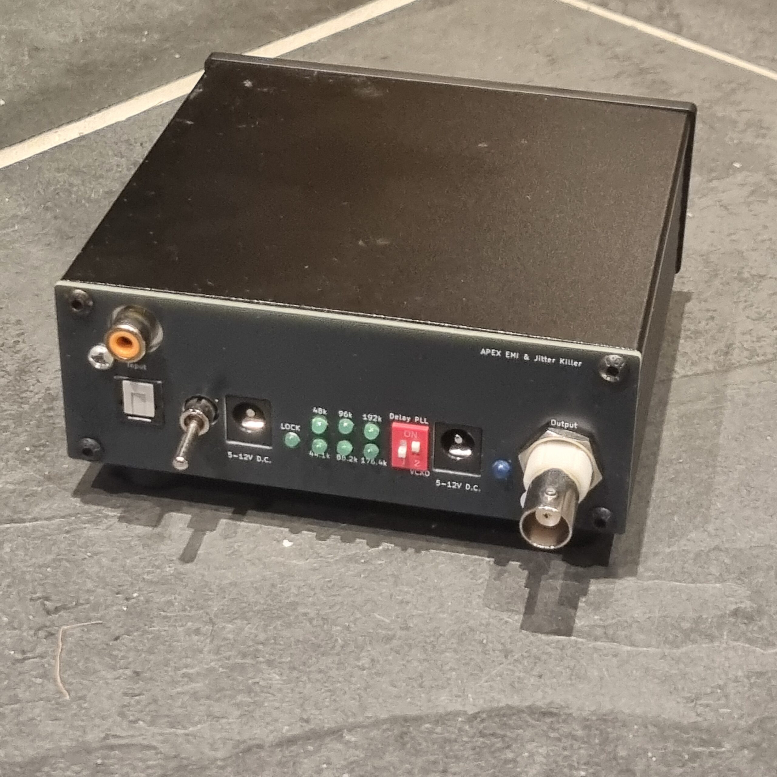 TosLink to BNC converter and reclocker - Image 4